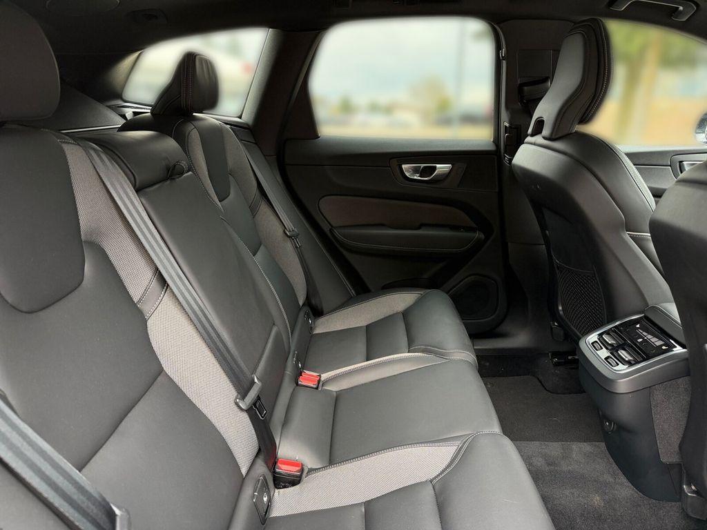 Volvo XC60 XC60 B4 AWD Ultimate Dark ANHÄNGERKUPPLUNG+NAVI