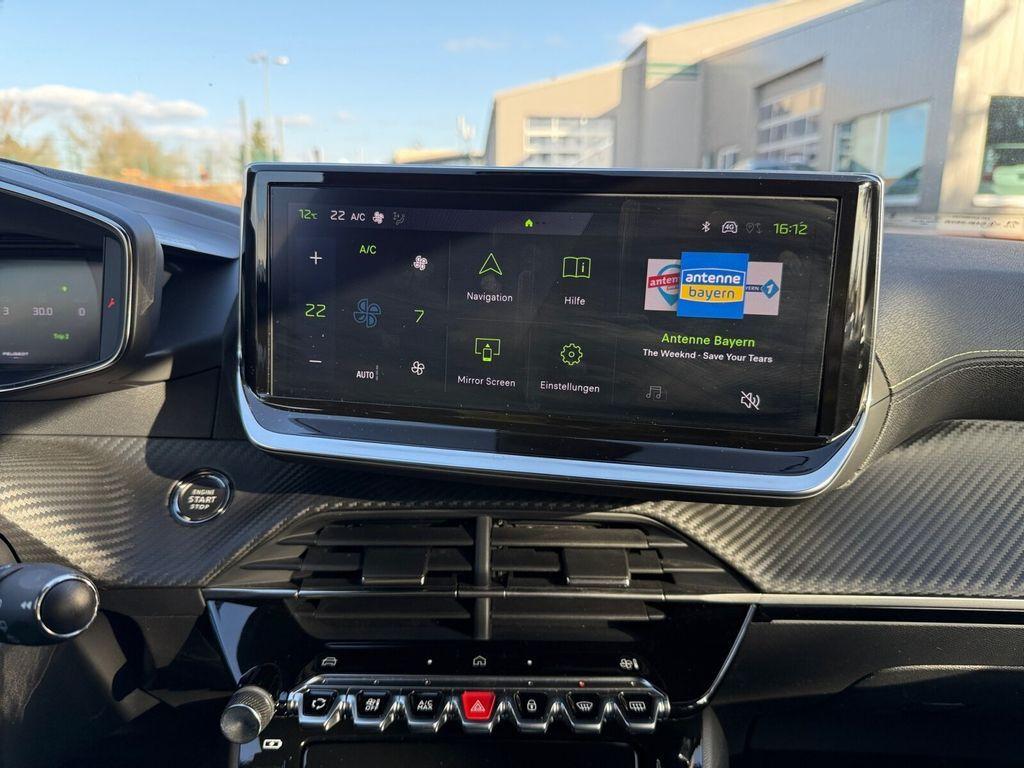 Peugeot 2008 GT NAVIGATION+LADESCHALE+KEYLESS-SYSTEM+LED