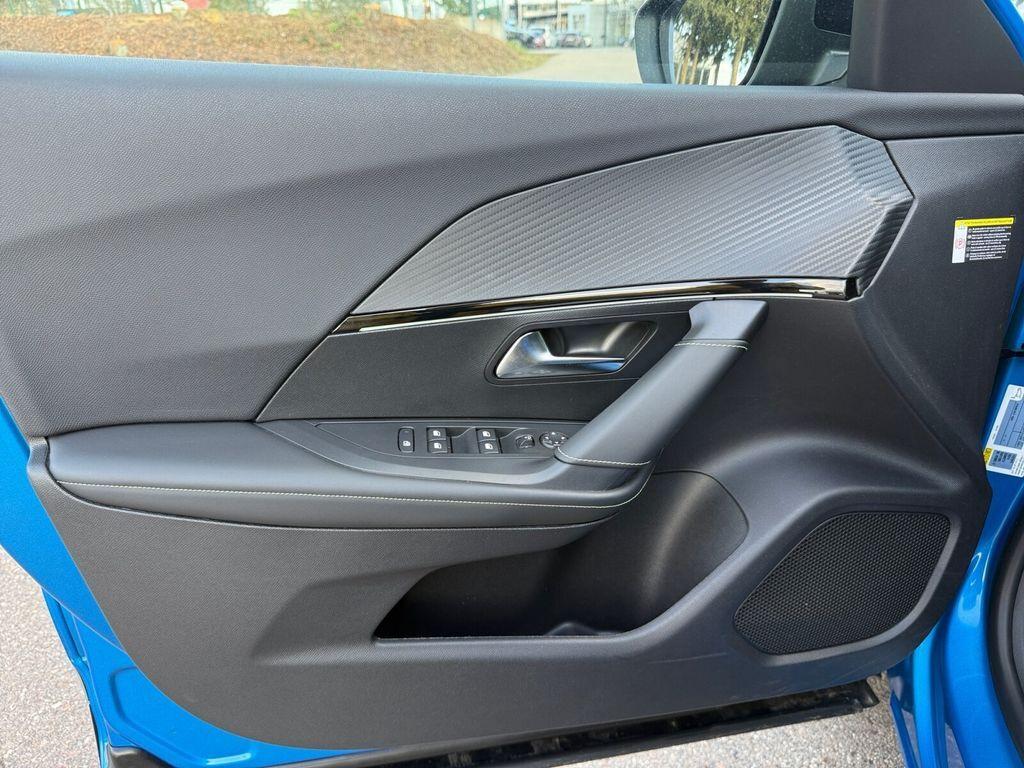 Peugeot 2008 GT NAVIGATION+LADESCHALE+KEYLESS-SYSTEM+LED