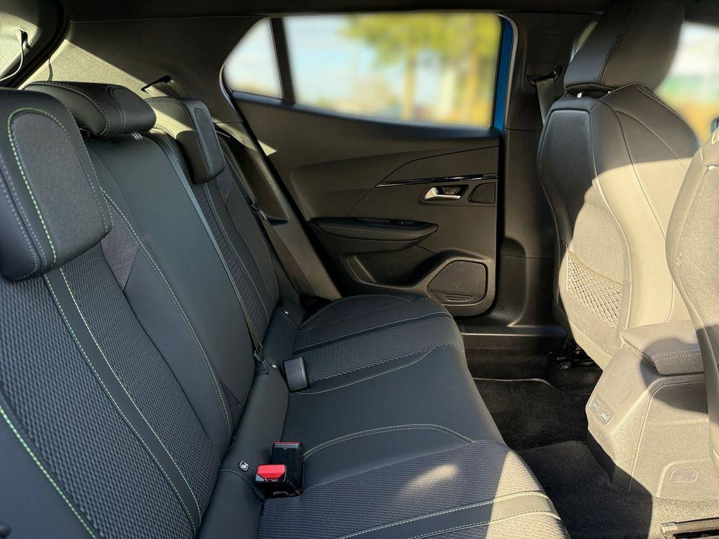 Peugeot 2008 GT NAVIGATION+LADESCHALE+KEYLESS-SYSTEM+LED