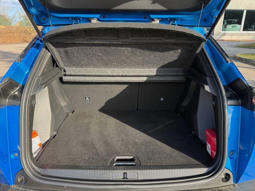 Peugeot 2008 GT NAVIGATION+LADESCHALE+KEYLESS-SYSTEM+LED