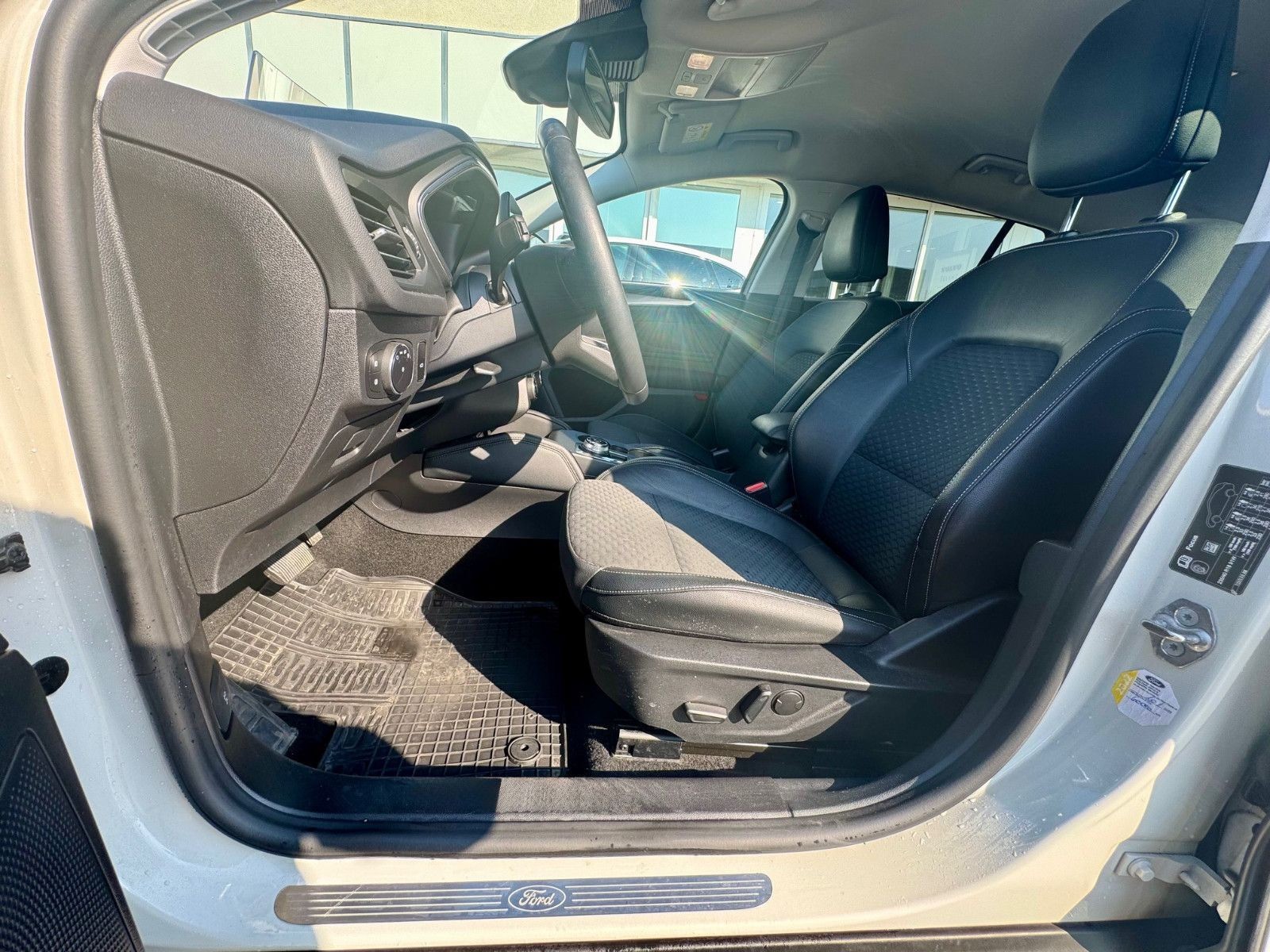 Ford Focus Turnier Titanium 1.5 Eco Boost Automatik