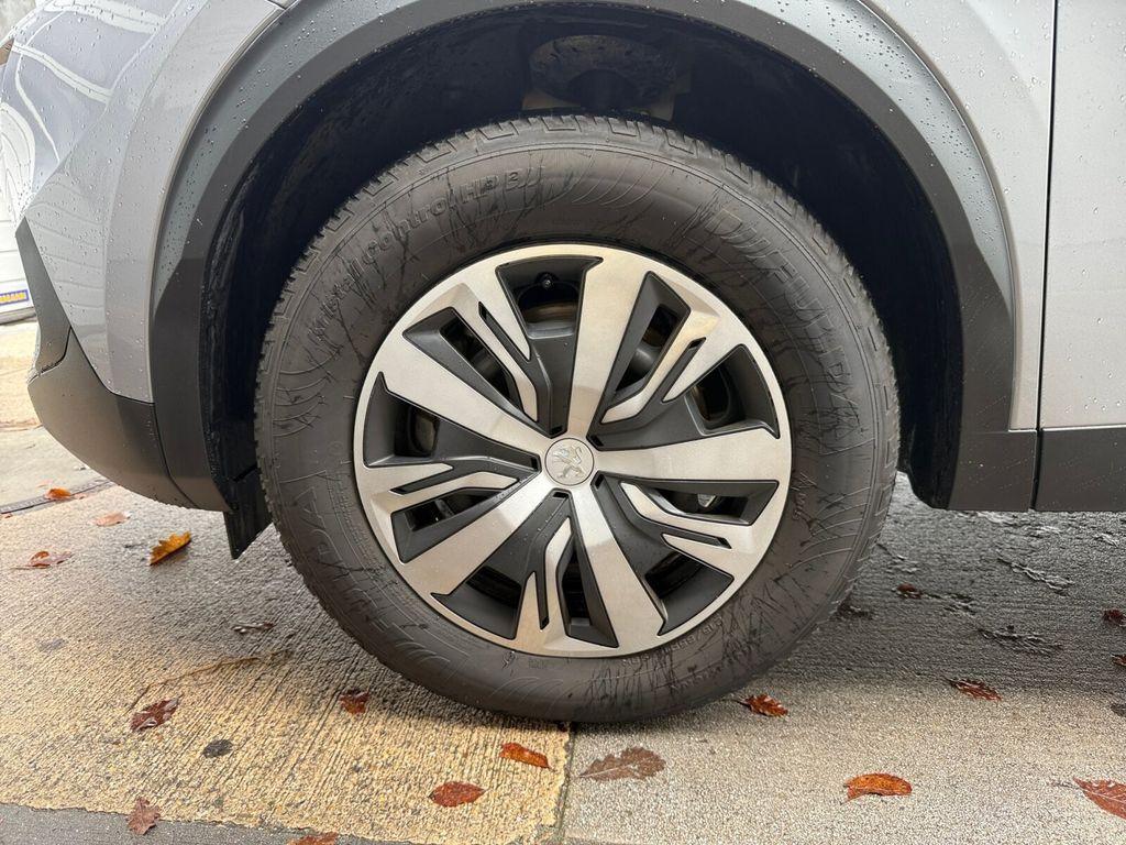 Peugeot 2008 e- Active TEMPOMAT+LED-PAKET+KLIMAAUTOMATIK