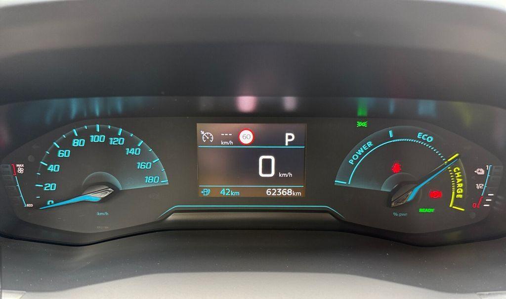 Peugeot 2008 e- Active TEMPOMAT+LED-PAKET+KLIMAAUTOMATIK