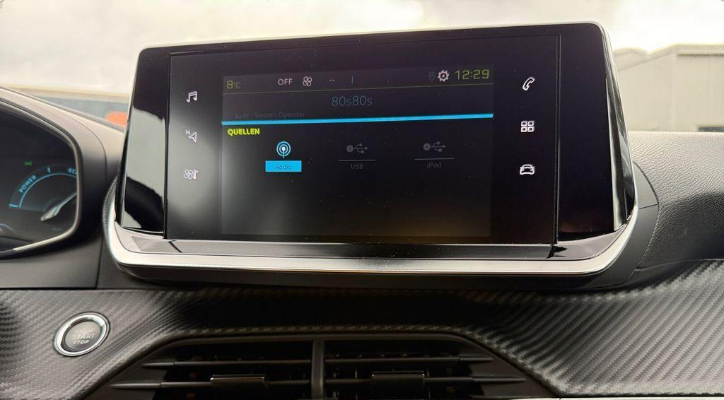 Peugeot 2008 e- Active TEMPOMAT+LED-PAKET+KLIMAAUTOMATIK