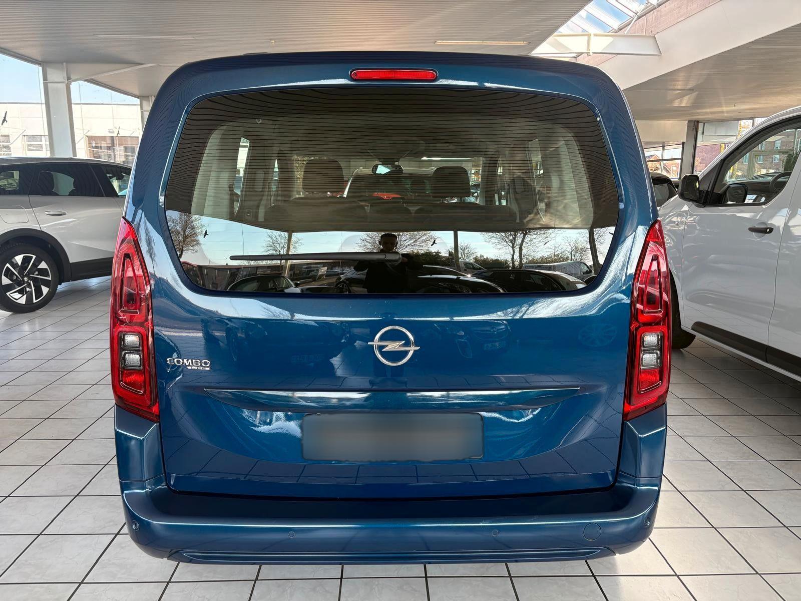 Opel Combo Life  Edition 1.2 81KW (110 PS)