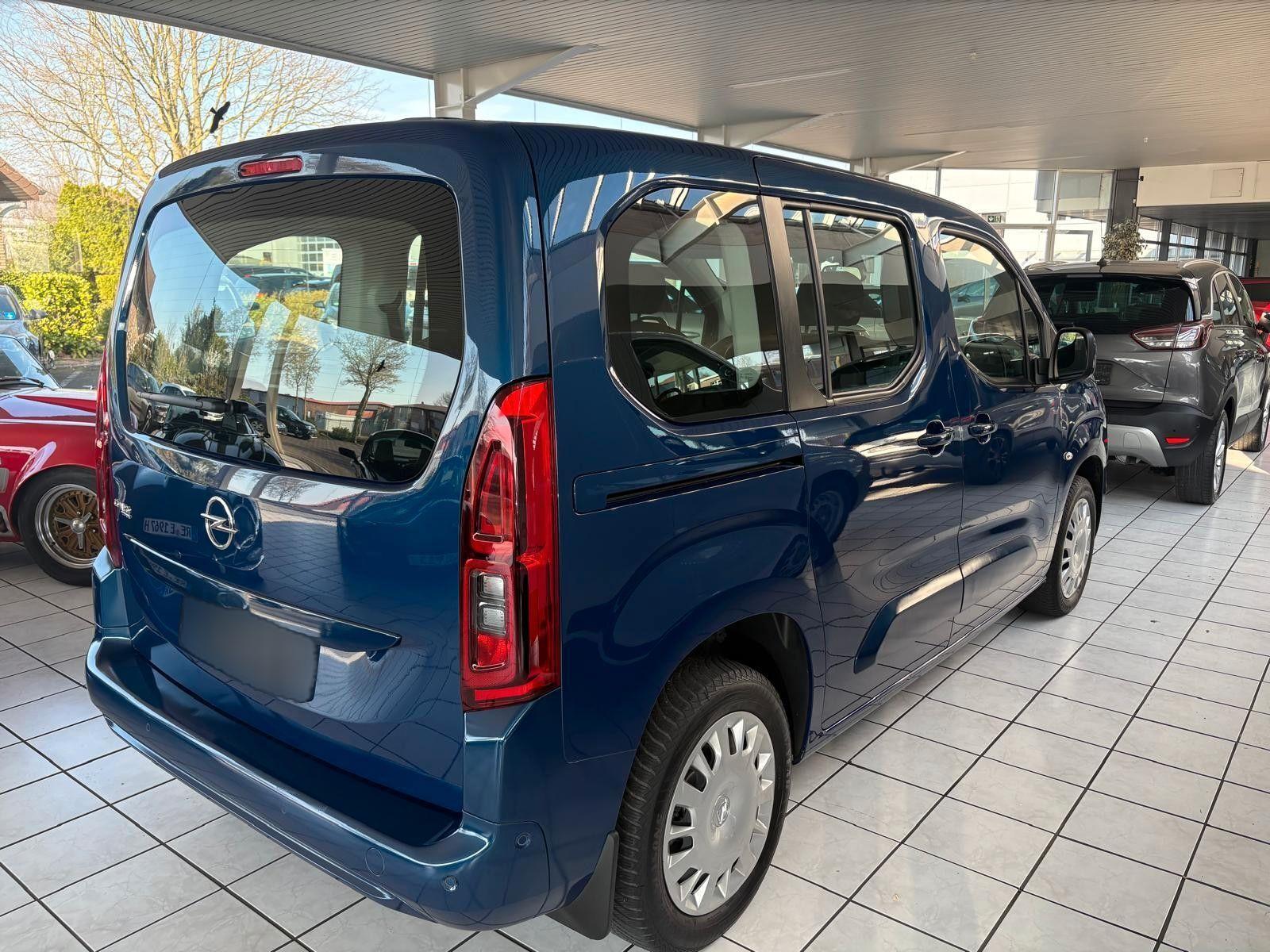 Opel Combo Life  Edition 1.2 81KW (110 PS)