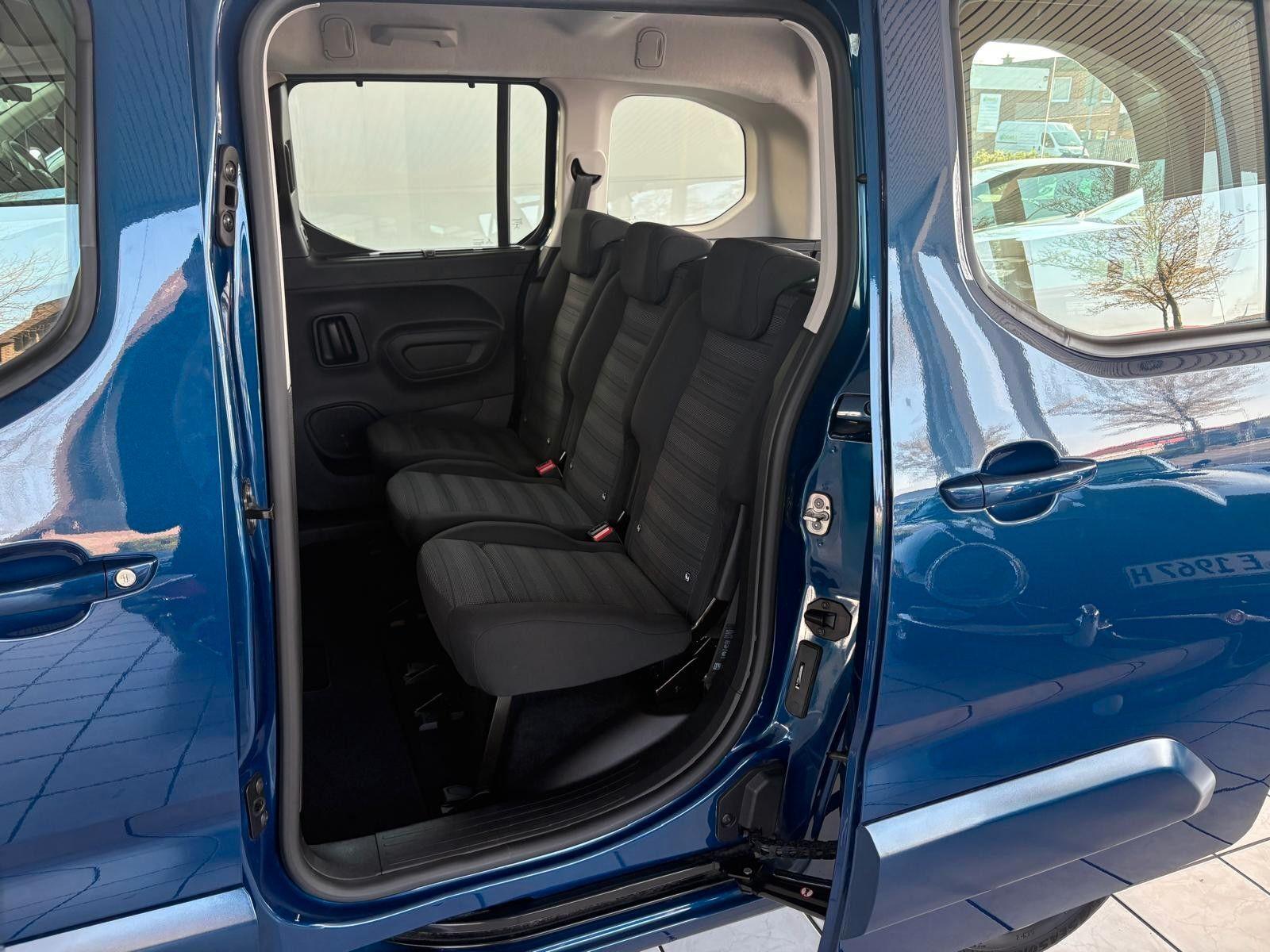Opel Combo Life  Edition 1.2 81KW (110 PS)