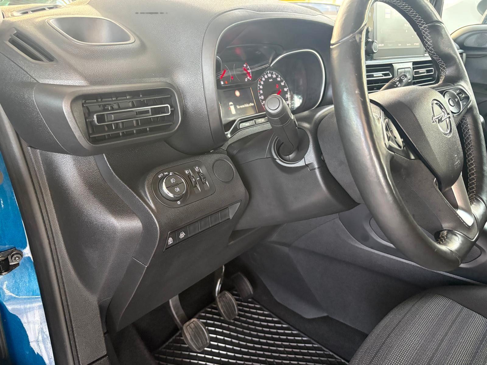 Opel Combo Life  Edition 1.2 81KW (110 PS)
