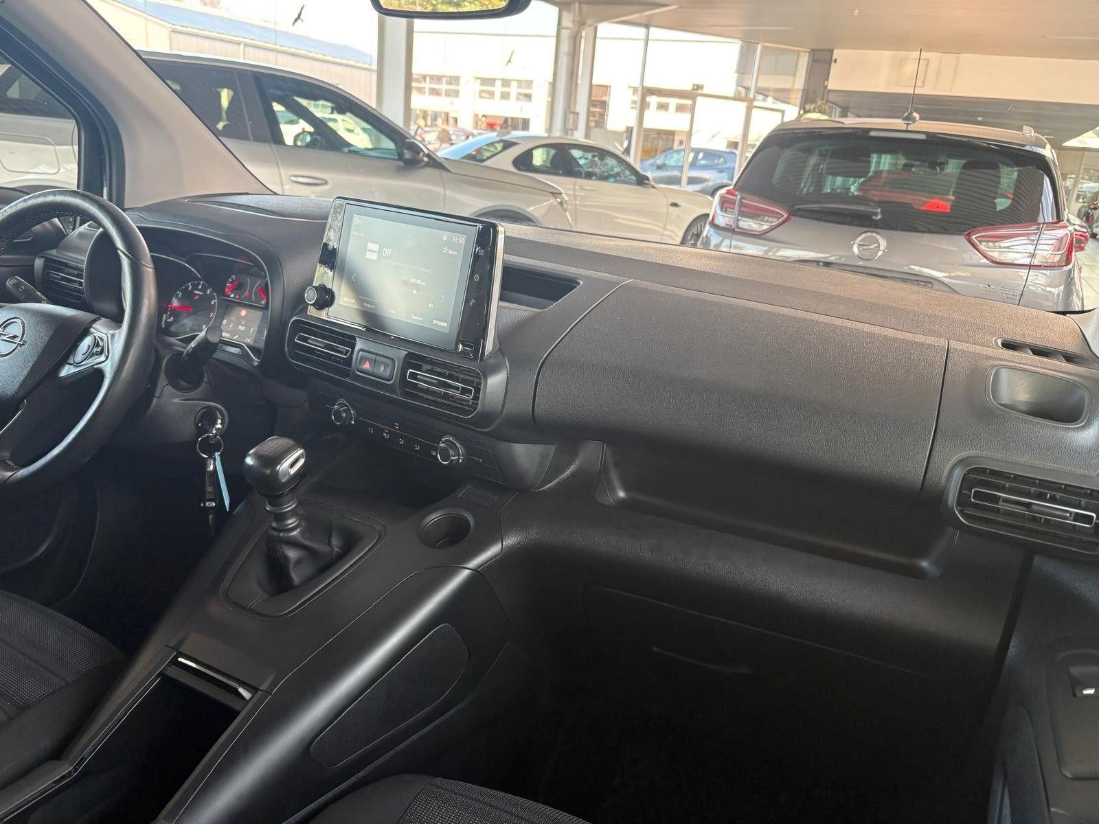 Opel Combo Life  Edition 1.2 81KW (110 PS)