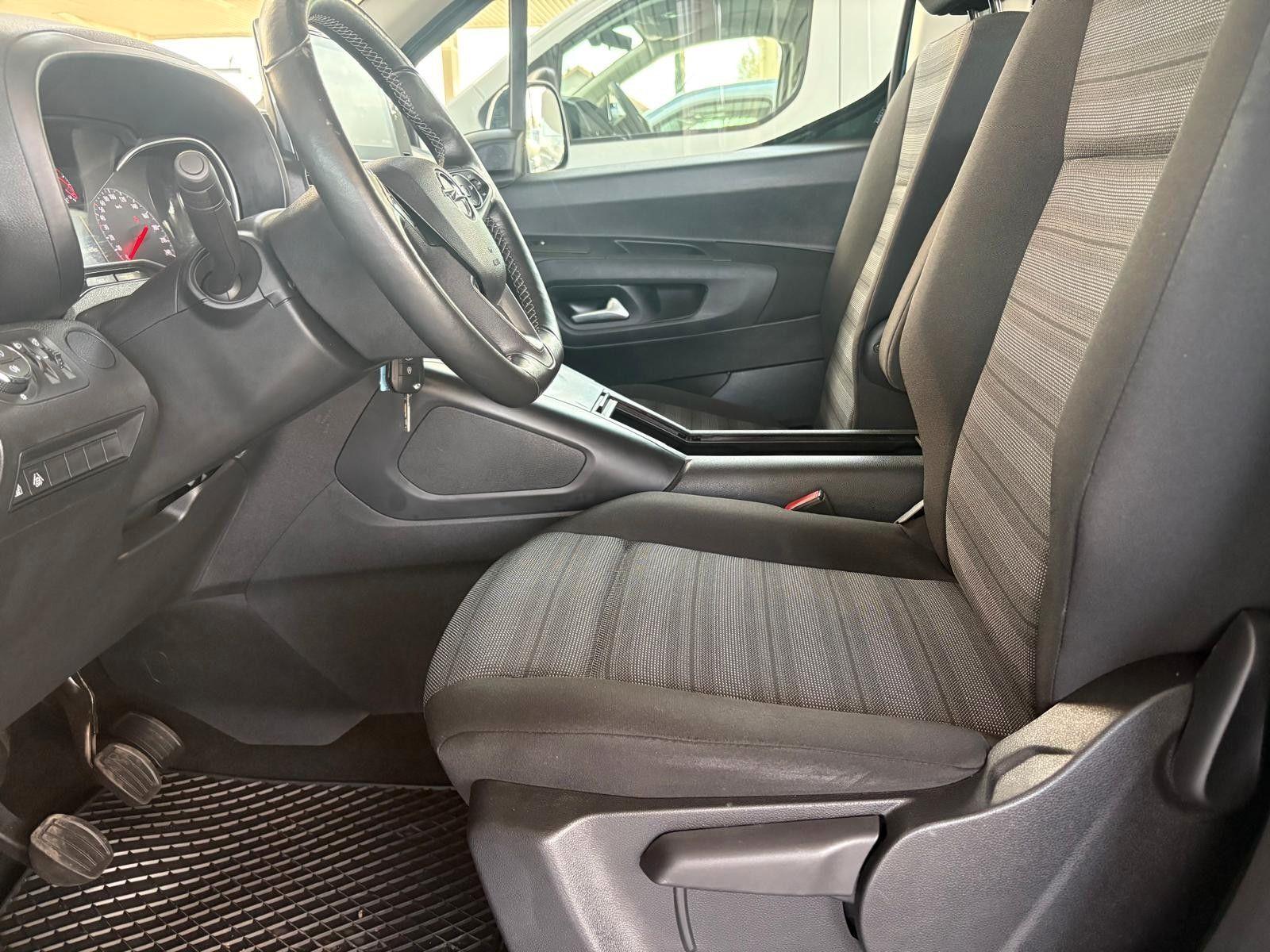Opel Combo Life  Edition 1.2 81KW (110 PS)