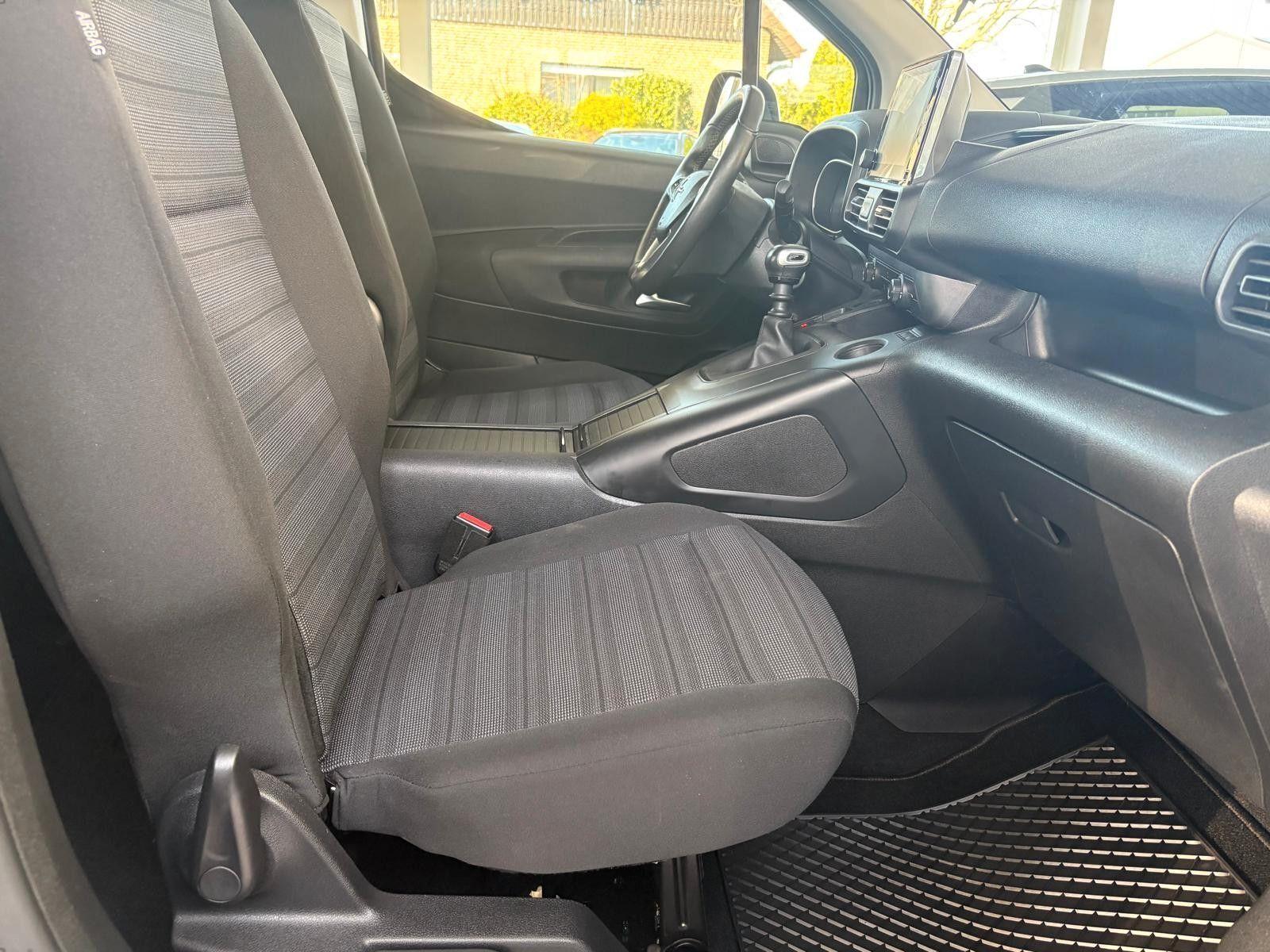 Opel Combo Life  Edition 1.2 81KW (110 PS)
