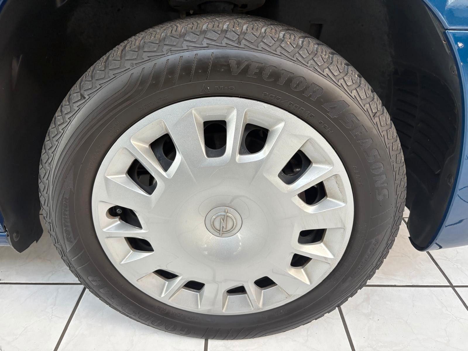 Opel Combo Life  Edition 1.2 81KW (110 PS)