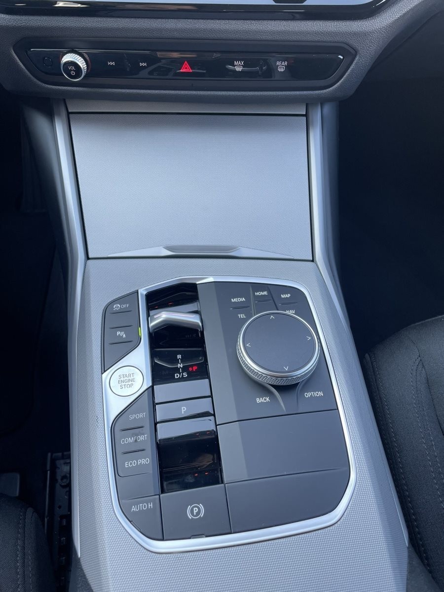 BMW 318 Sport LED Navi SHZ PDC ActiveGuard+