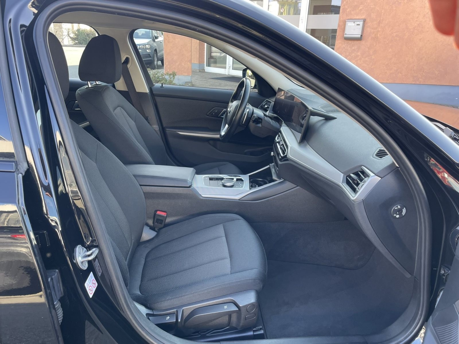 BMW 318 Sport LED Navi SHZ PDC ActiveGuard+