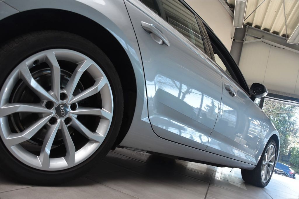 Audi A4 1.8 TFSI Avant Navi 3Z-Klima Sitzheiz PDC V+H