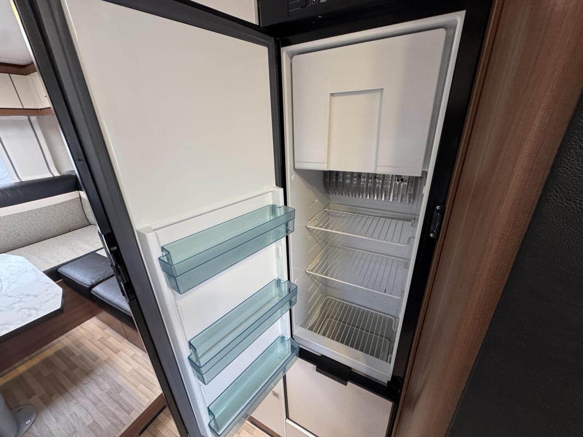 LMC Andere Solar+Klima+AHK+Sat TV+Markise