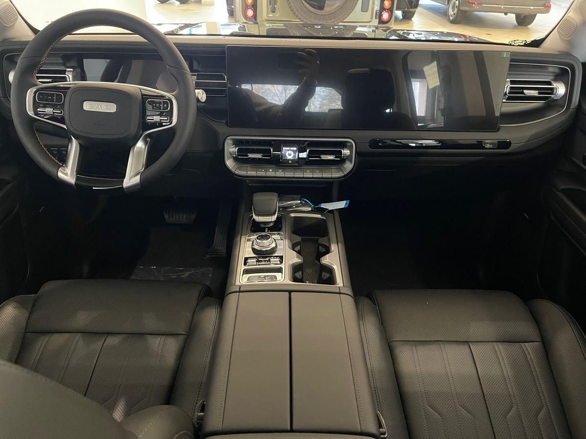 BAIC BJ40 Pro Black 2.0T 4WD PANO Leder Lagerfahrzeug