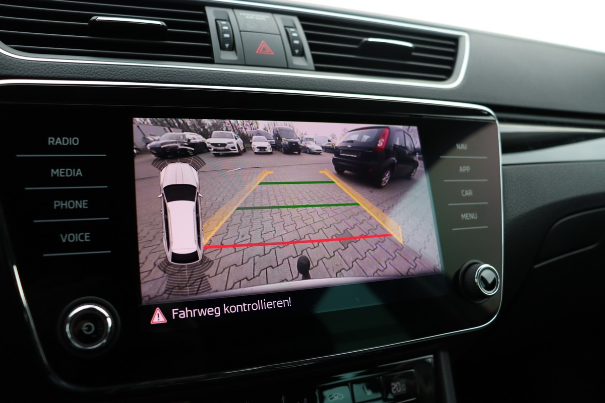 Skoda Superb Combi 2.0 TDI L&K*AHK*Kamera*STHZG*