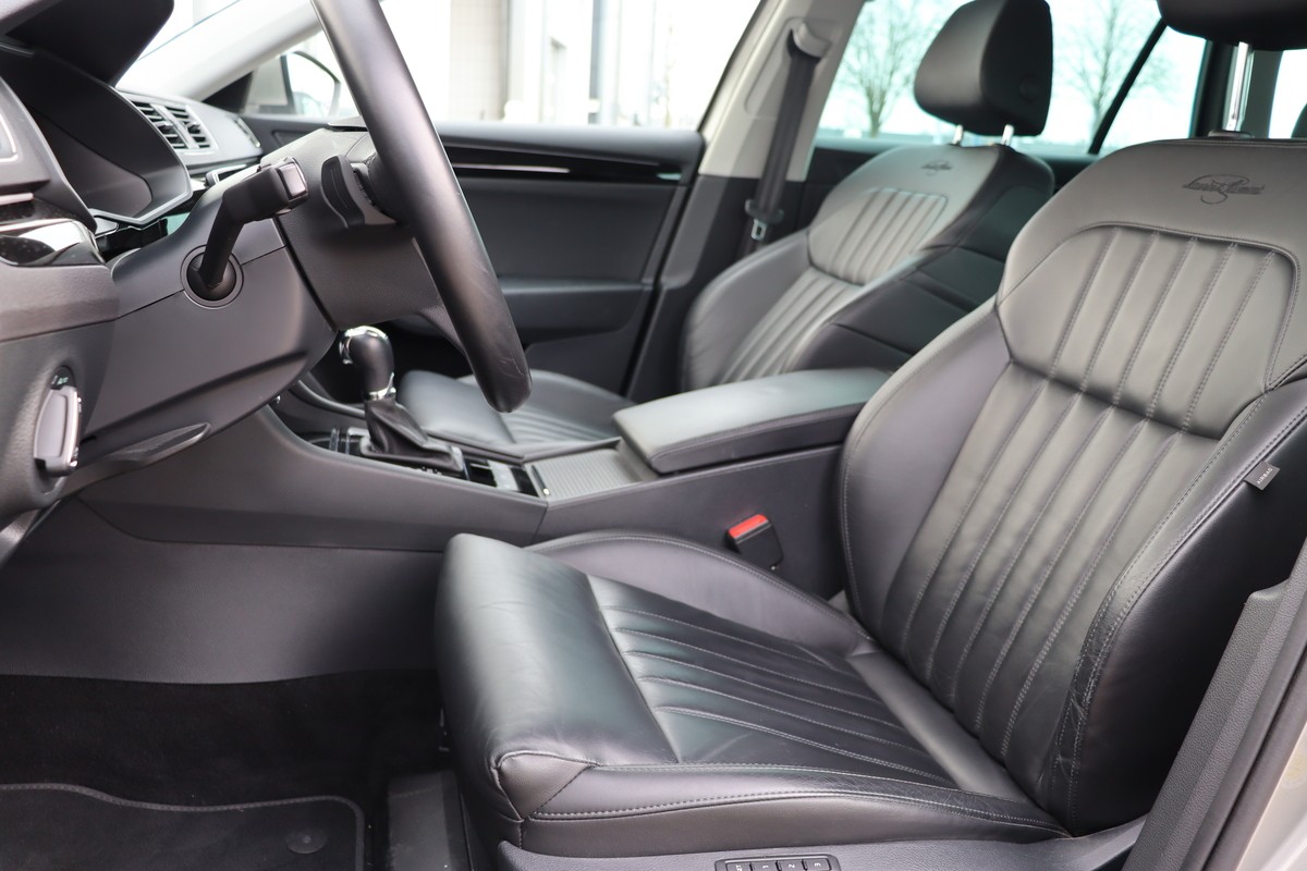 Skoda Superb Combi 2.0 TDI L&K*AHK*Kamera*STHZG*
