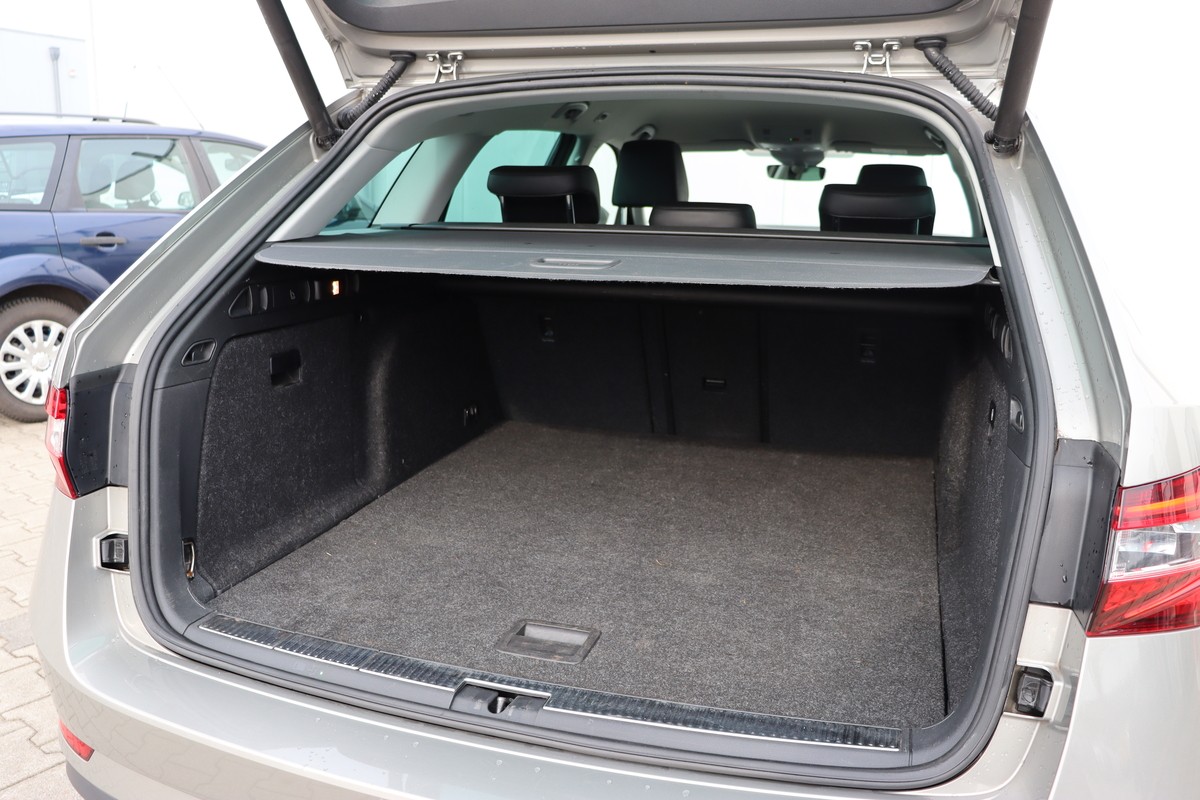 Skoda Superb Combi 2.0 TDI L&K*AHK*Kamera*STHZG*