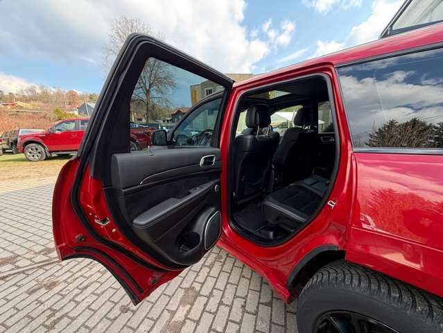Jeep Grand Cherokee SRT 6,4 HEMI VOLLAUSSTATTUNG GRAIL