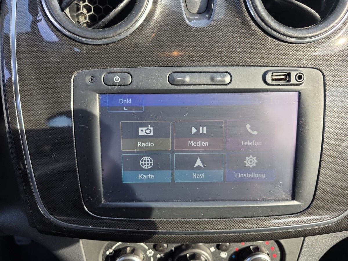 Dacia Logan NAVI TEMP. BLOOTH. KLIMA 