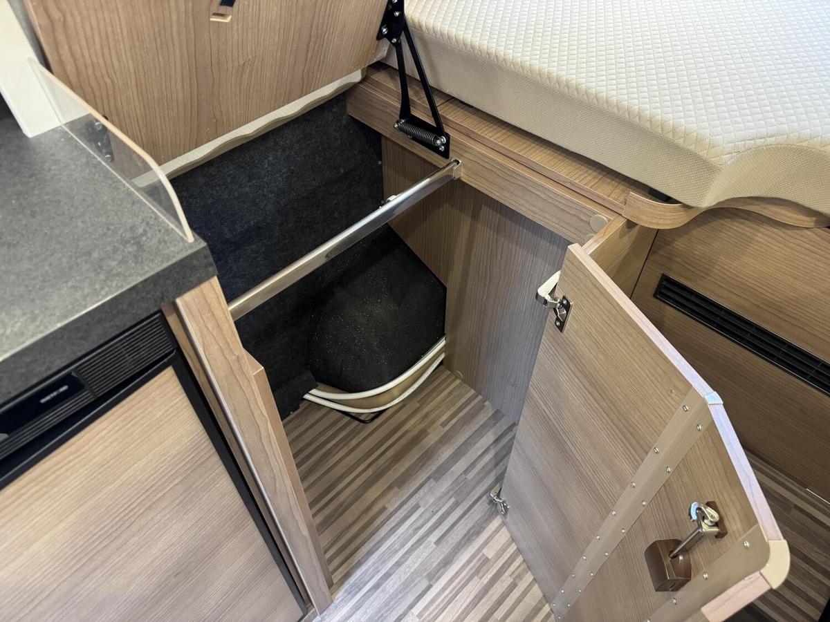 Malibu Van diversity 640 LE K Skyview+180PS+Markise+Kamera