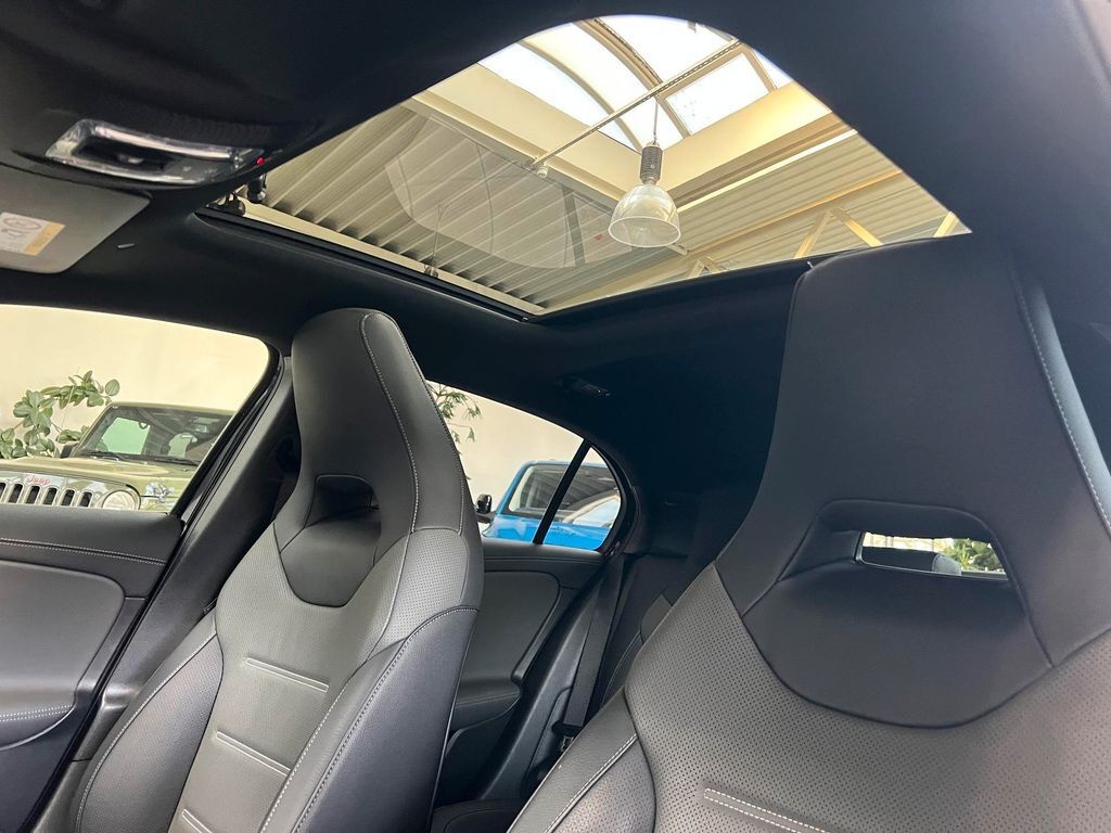 Mercedes-Benz A 220 d AMG PERFORMANCE PANO MBUX KAMERA LED ACC