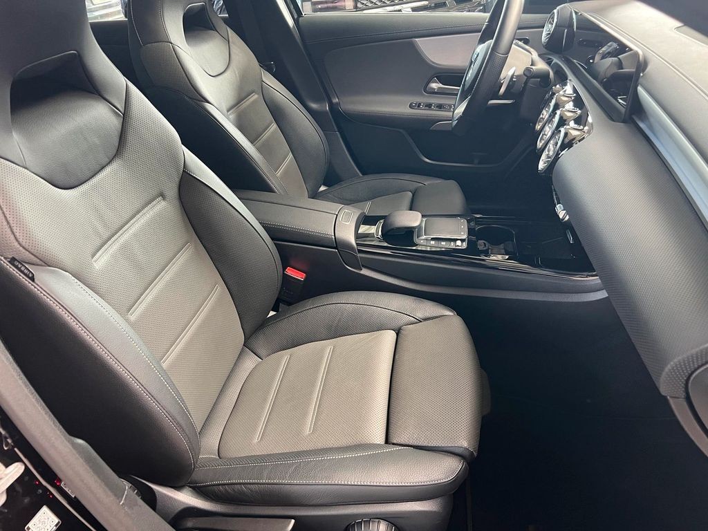 Mercedes-Benz A 220 d AMG PERFORMANCE PANO MBUX KAMERA LED ACC