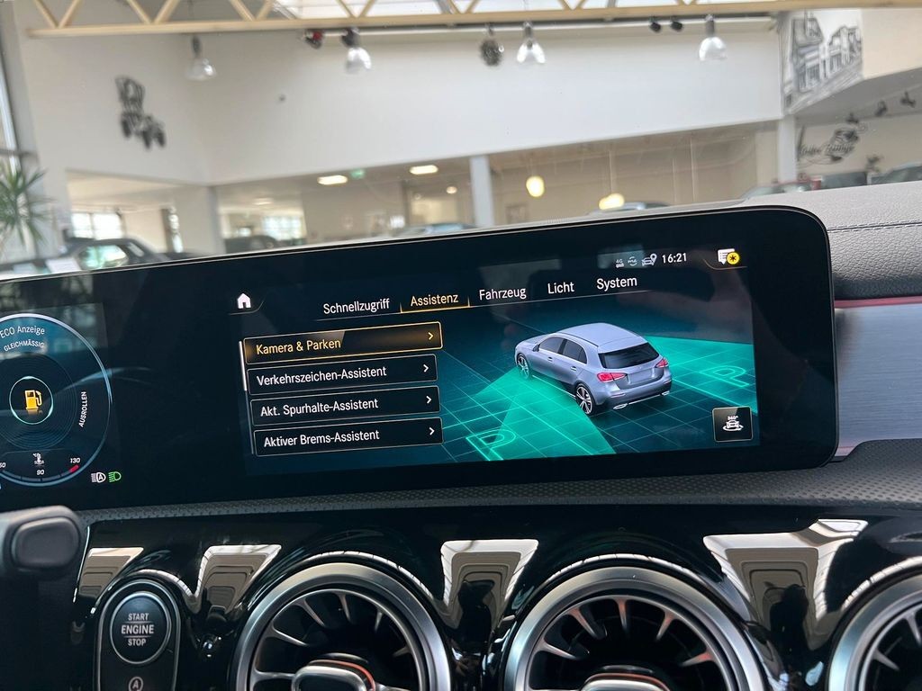 Mercedes-Benz A 220 d AMG PERFORMANCE PANO MBUX KAMERA LED ACC