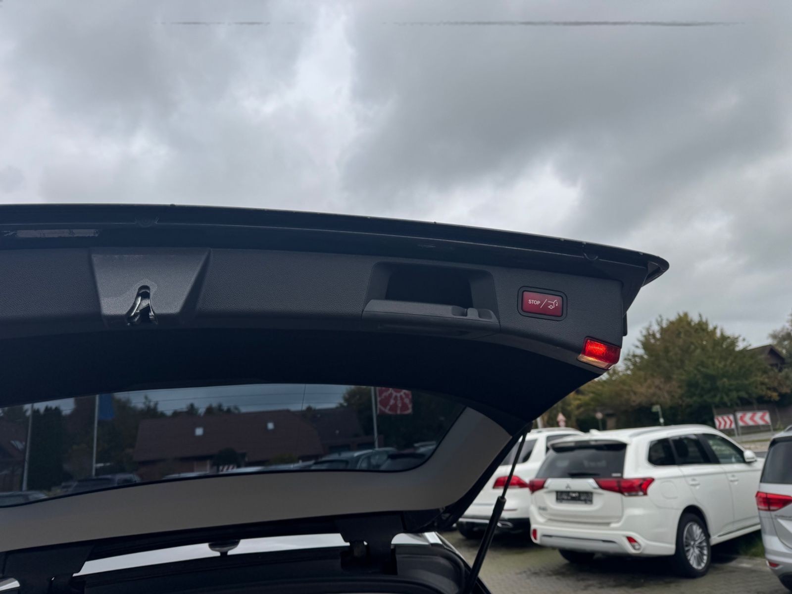 Mercedes-Benz E 200 E -Klasse T BlueEff Navi PDC SHZ MFL TOP