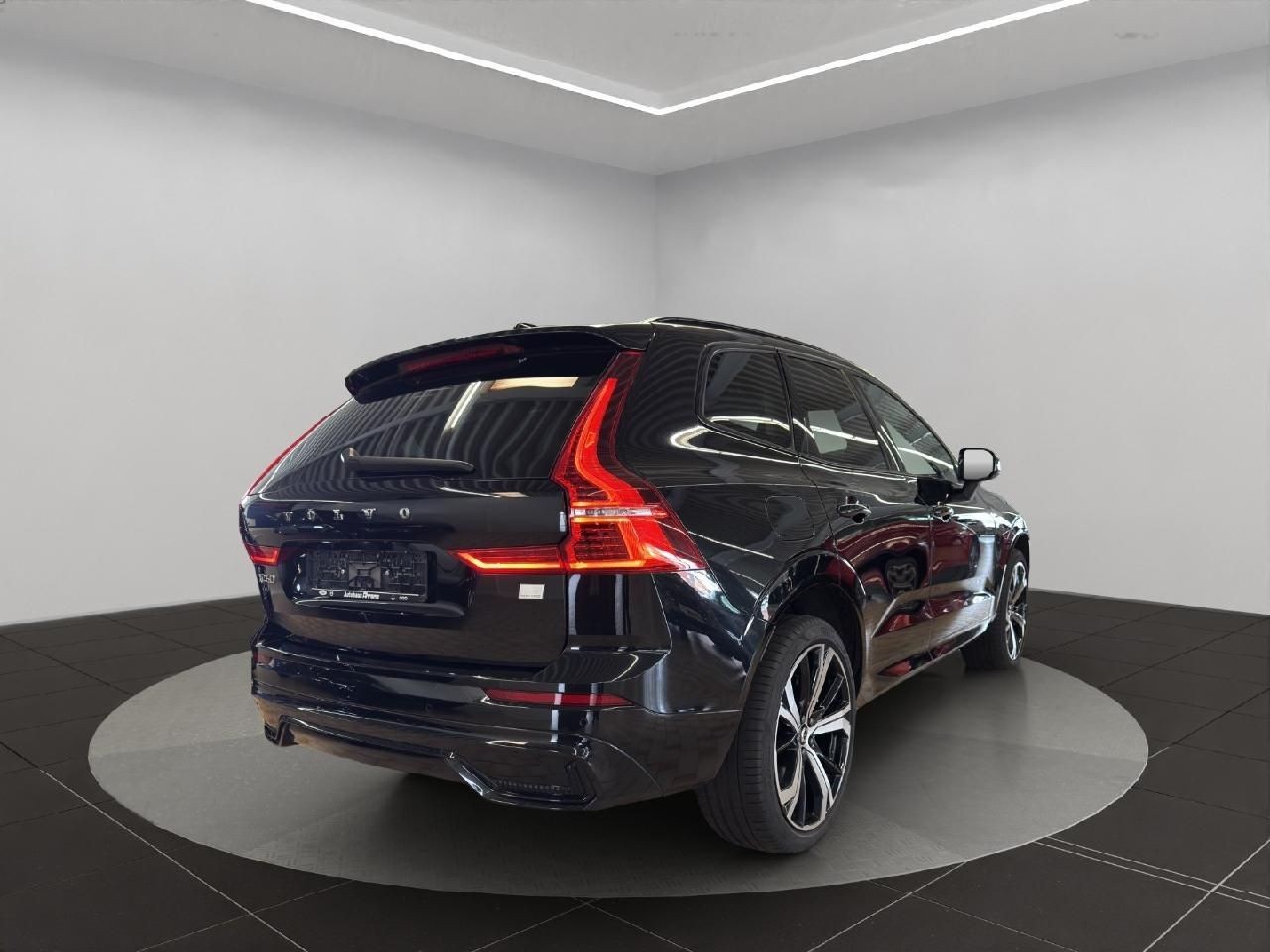 Volvo XC60 Ultimate Dark Recharge Plug-In Hybrid AWD