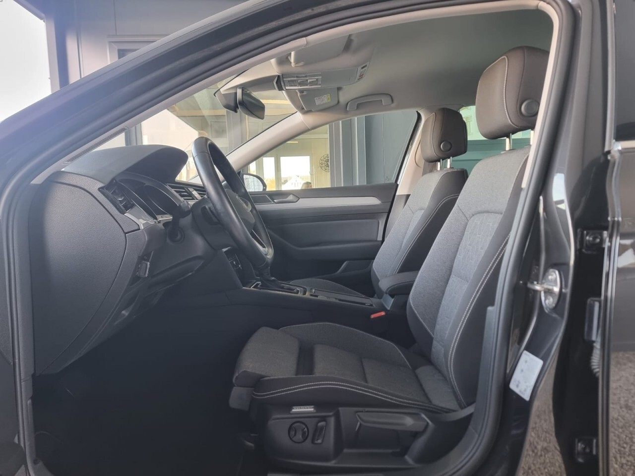 Volkswagen Passat 2.0 TDI DSG,ORI.58Tkm,LED,AHK,VW GARANTIE