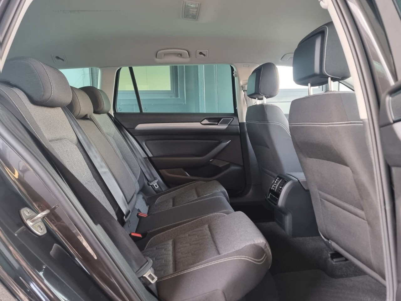 Volkswagen Passat 2.0 TDI DSG,ORI.58Tkm,LED,AHK,VW GARANTIE