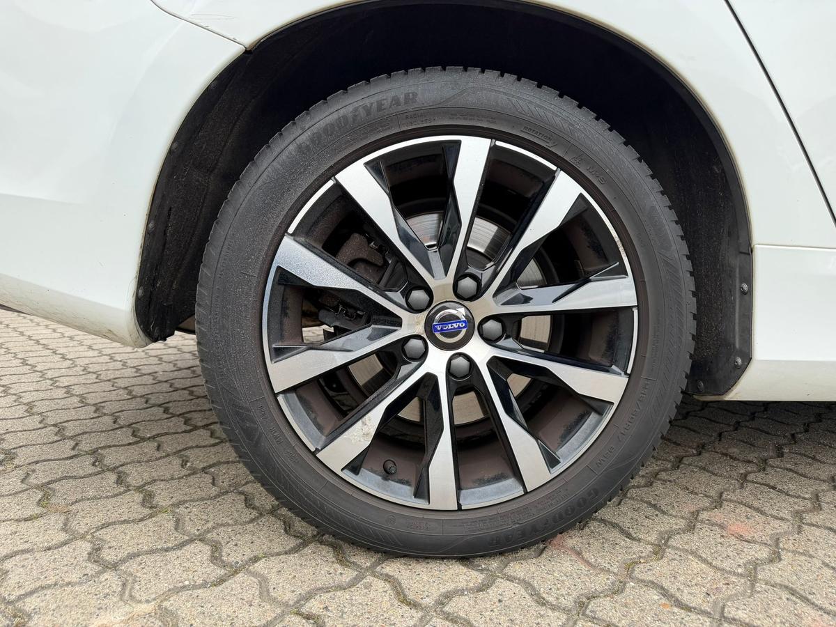 Volvo V60 Allwetterreifen + Kamera