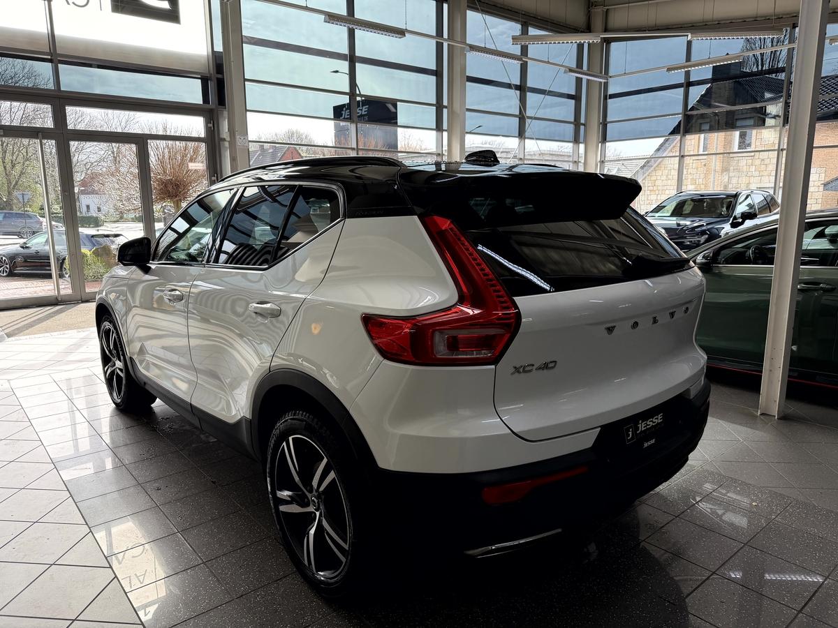 Volvo XC40 T3 R-Design LED Virtual Pano 360 H&K