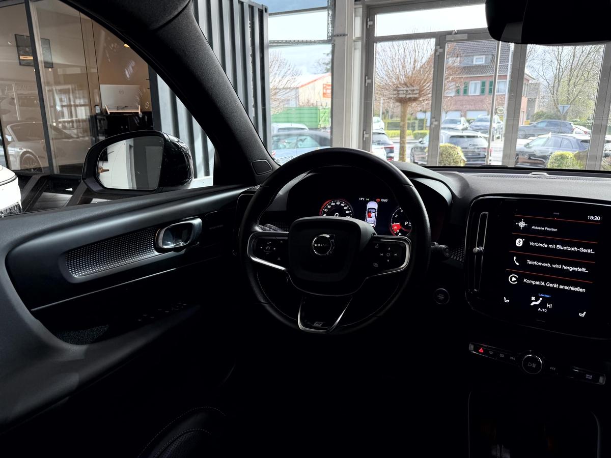 Volvo XC40 T3 R-Design LED Virtual Pano 360 H&K