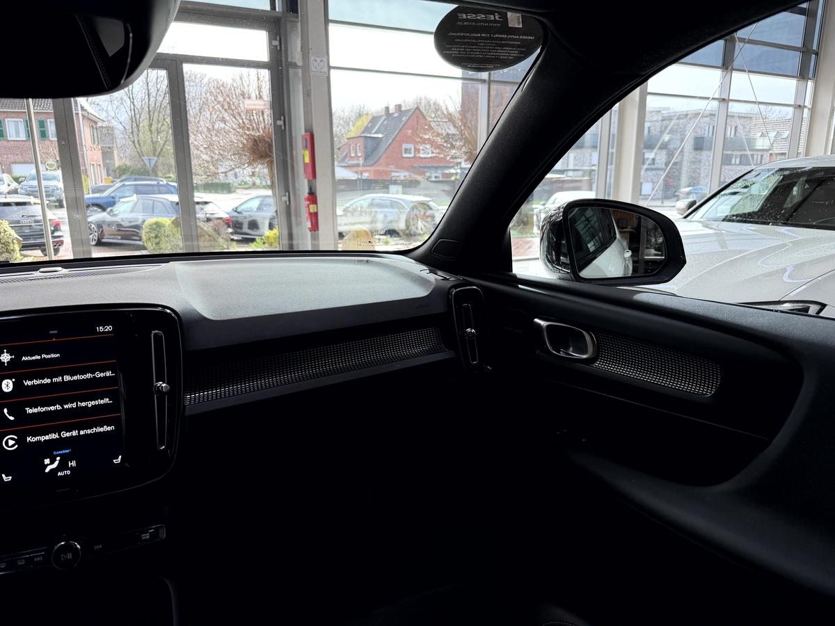 Volvo XC40 T3 R-Design LED Virtual Pano 360 H&K