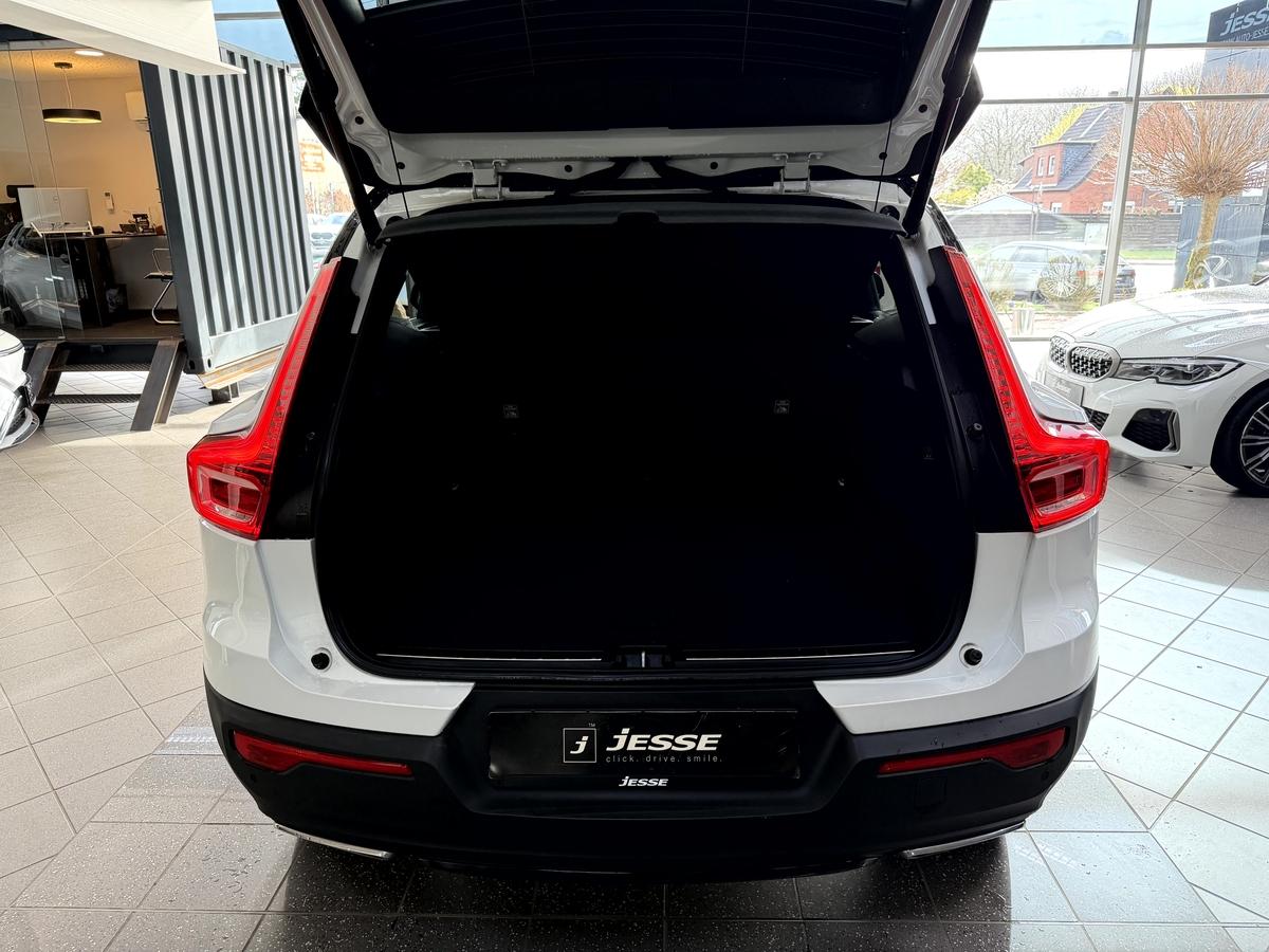 Volvo XC40 T3 R-Design LED Virtual Pano 360 H&K