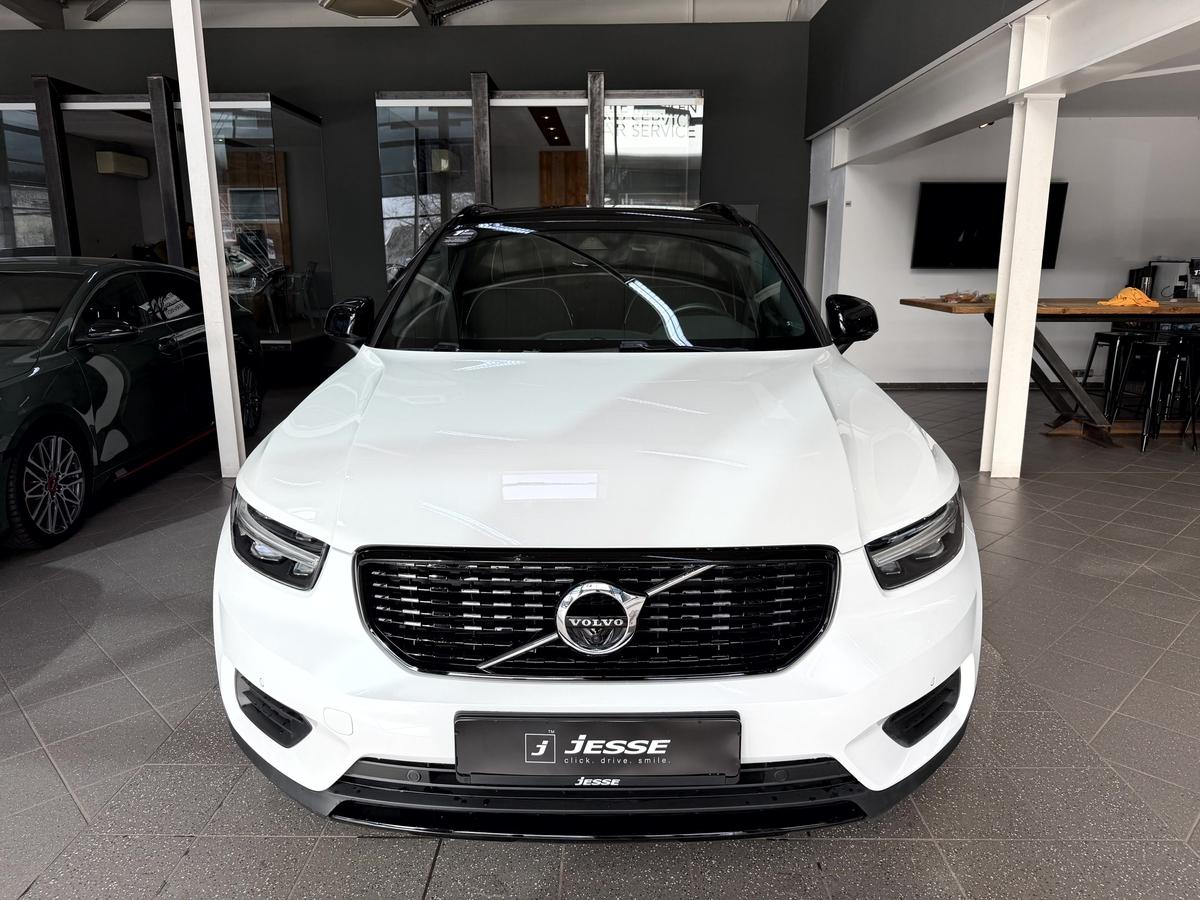 Volvo XC40 T3 R-Design LED Virtual Pano 360 H&K