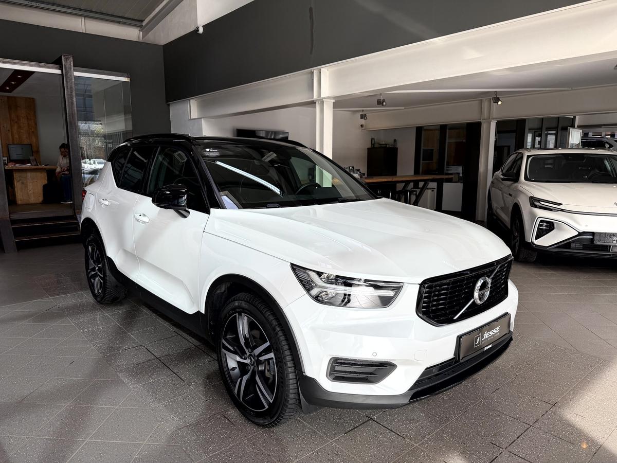 Volvo XC40 T3 R-Design LED Virtual Pano 360 H&K