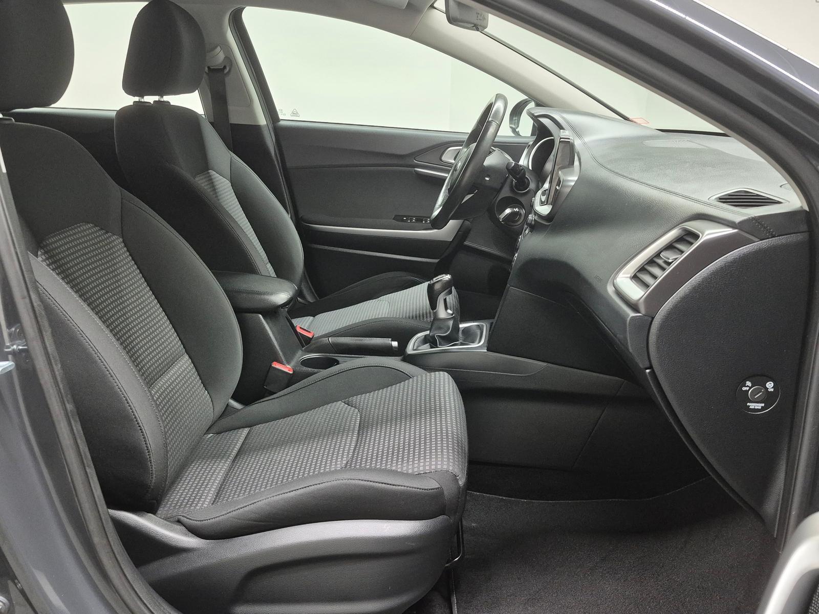 Kia cee'd / Ceed Cee'd Carplay/SHZ/LHZ/PDC/Kam/Tempom./16-LM