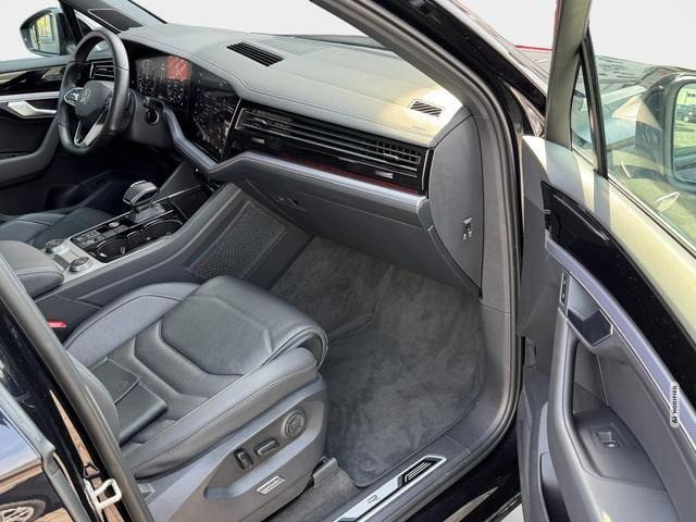 Volkswagen Touareg 3.0 V6 TDI R-Line 4M Black Panorama A...
