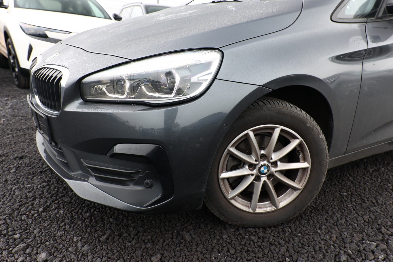 BMW 218 i Active Tourer Advantage Pano LED Nav SHZ