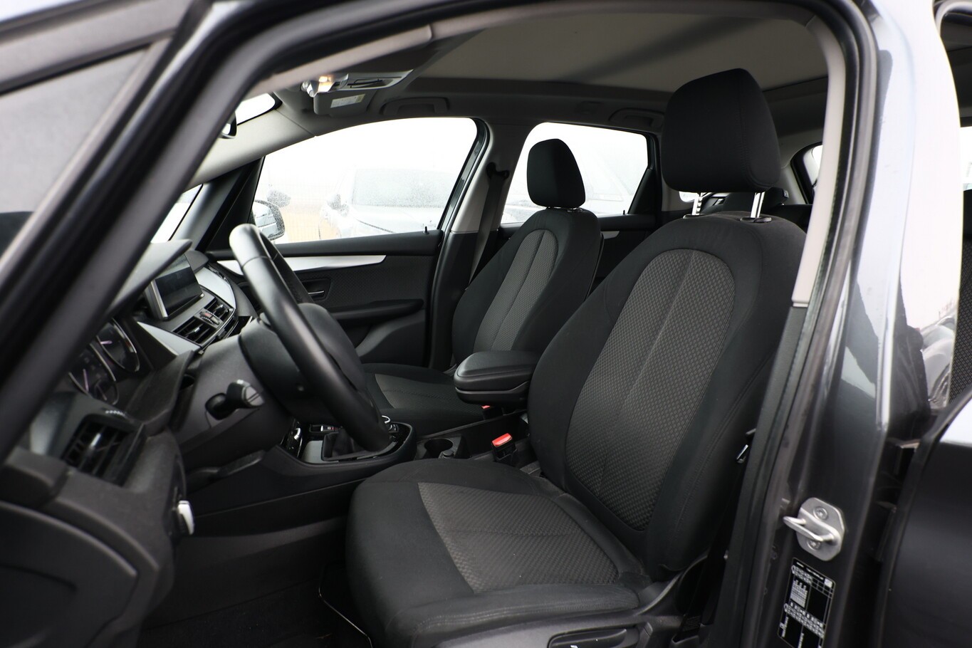BMW 218 i Active Tourer Advantage Pano LED Nav SHZ