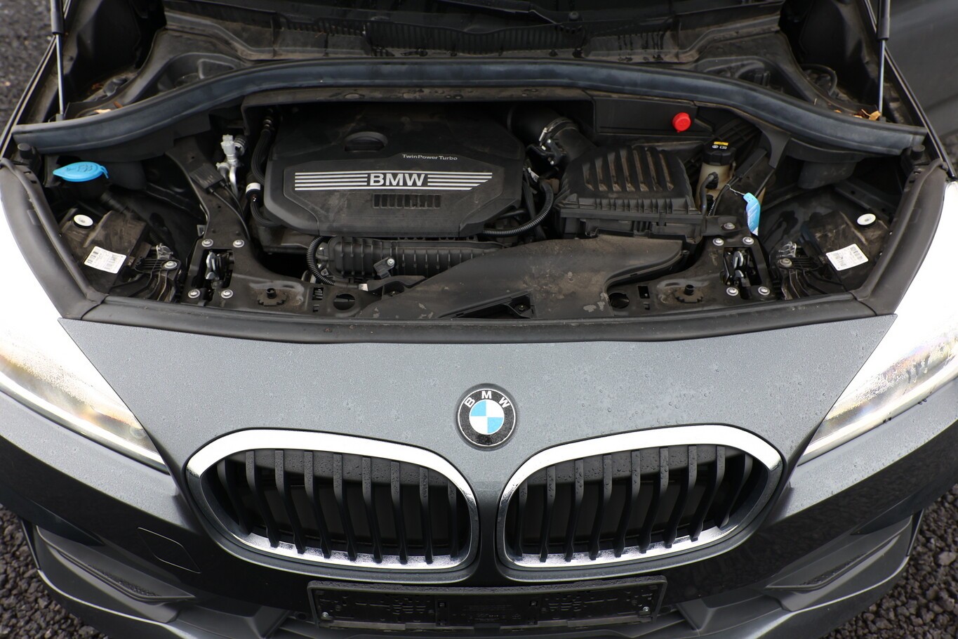 BMW 218 i Active Tourer Advantage Pano LED Nav SHZ