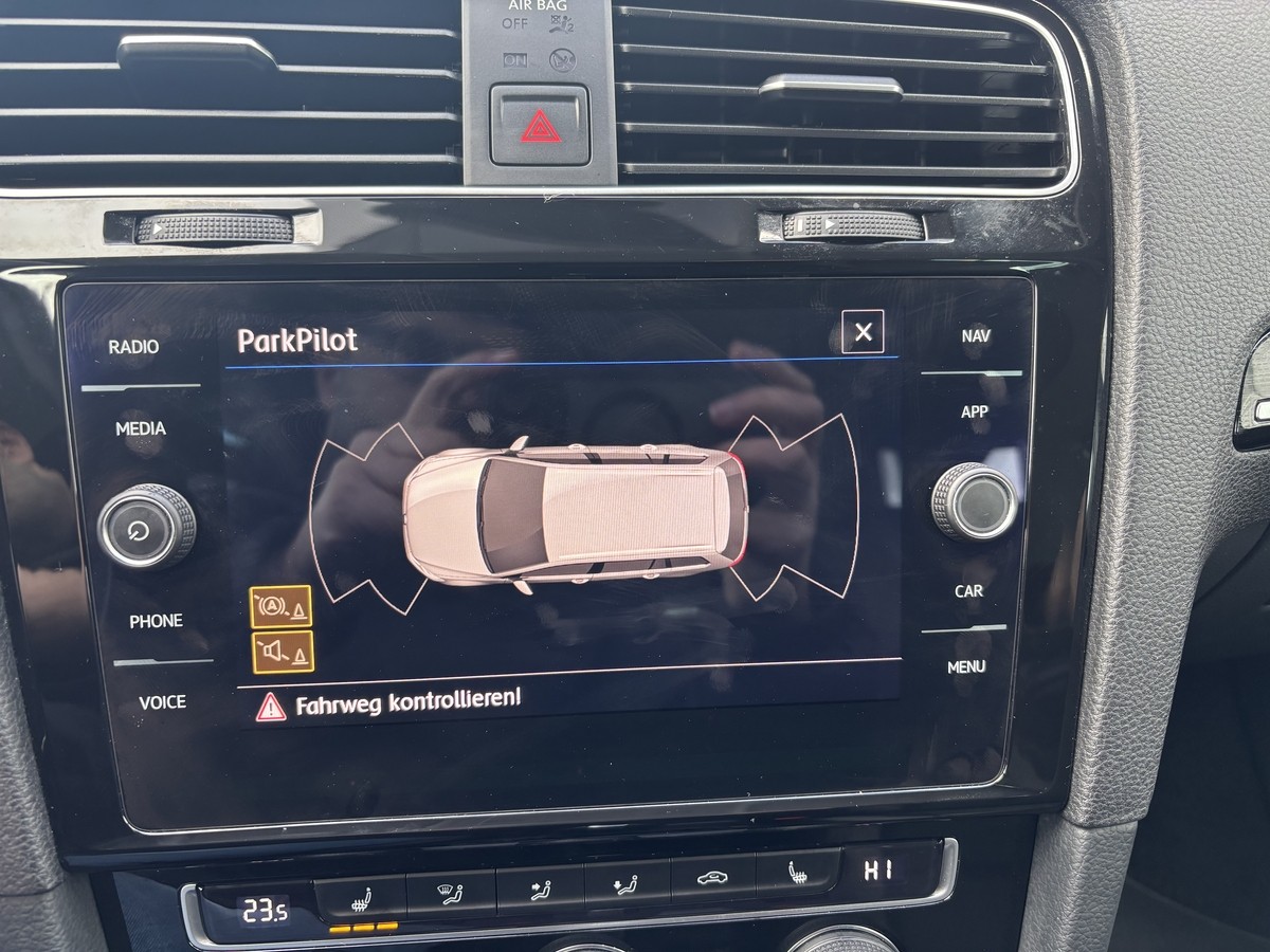 Volkswagen Golf 1.5 TSI Highline AUTOMATIK*LED*PDC*SITZHEIZUNG