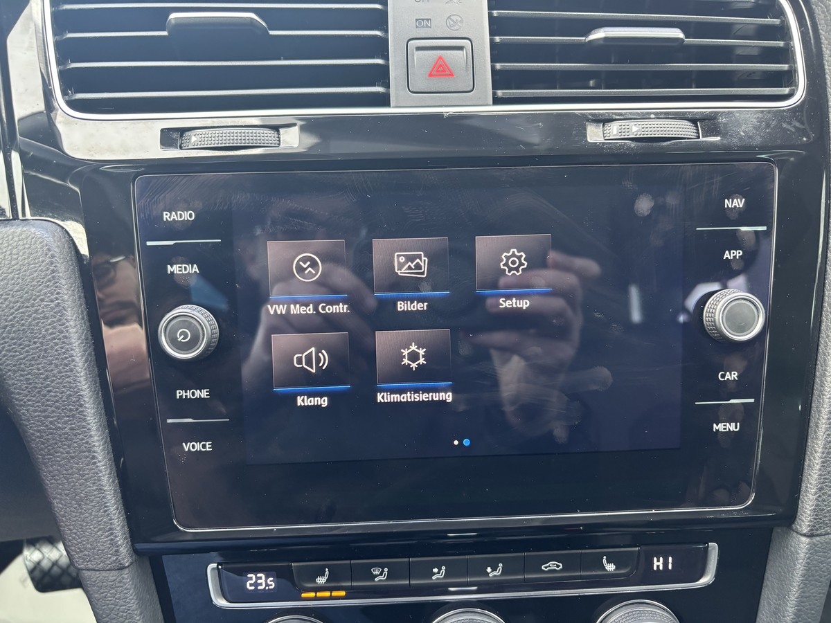 Volkswagen Golf 1.5 TSI Highline AUTOMATIK*LED*PDC*SITZHEIZUNG
