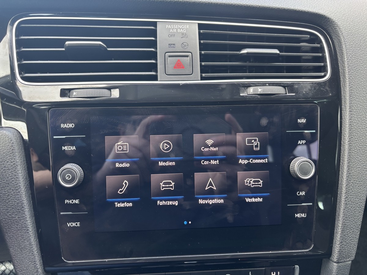 Volkswagen Golf 1.5 TSI Highline AUTOMATIK*LED*PDC*SITZHEIZUNG